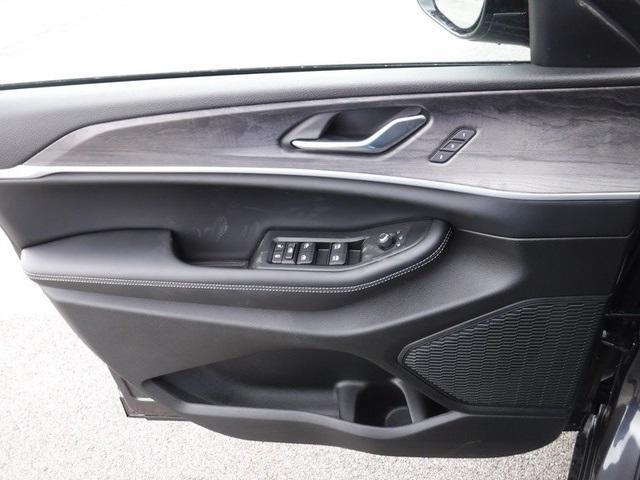 new 2025 Jeep Grand Cherokee L car, priced at $48,454
