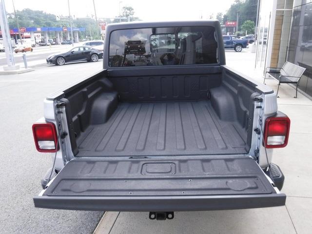 used 2022 Jeep Gladiator car, priced at $37,434