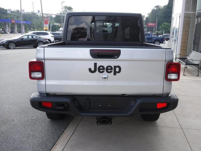 used 2022 Jeep Gladiator car, priced at $37,434