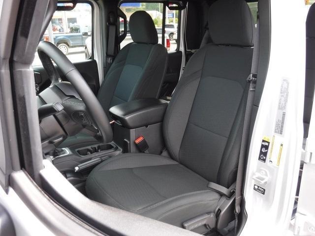 used 2022 Jeep Gladiator car, priced at $37,434