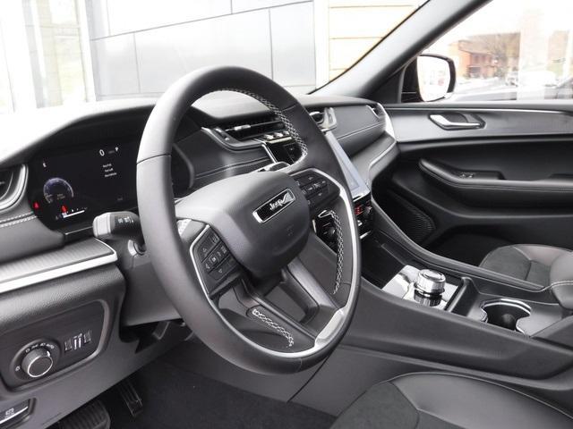 new 2025 Jeep Grand Cherokee car, priced at $45,066