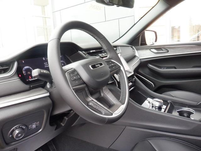 new 2025 Jeep Grand Cherokee car, priced at $50,166