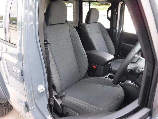 new 2025 Jeep Wrangler car, priced at $53,525