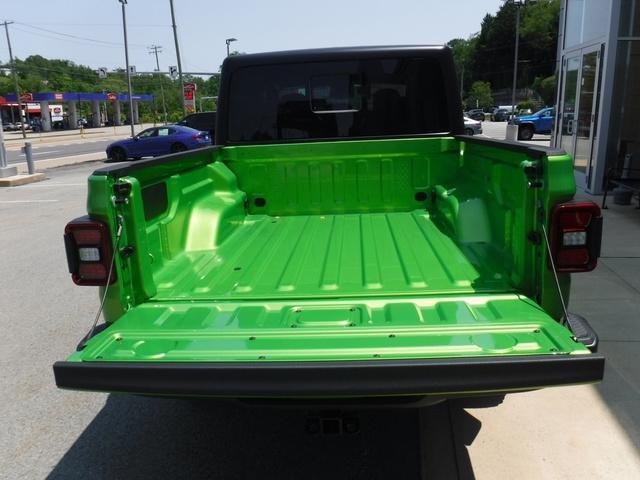 new 2025 Jeep Gladiator car, priced at $47,177