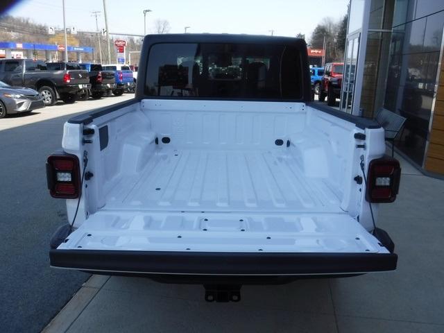 new 2025 Jeep Gladiator car, priced at $45,451