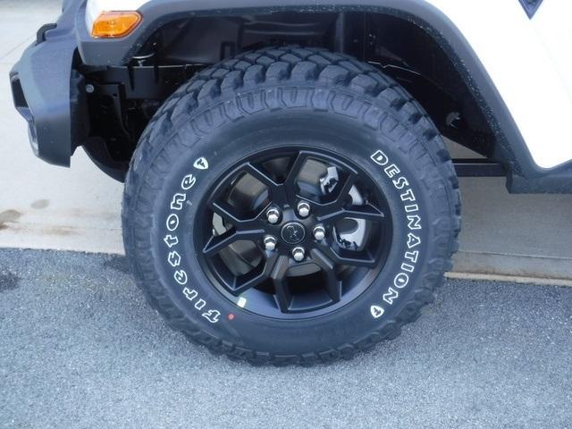 new 2025 Jeep Gladiator car, priced at $45,451