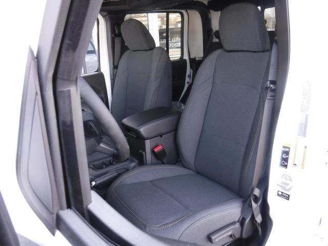 new 2025 Jeep Gladiator car, priced at $45,451