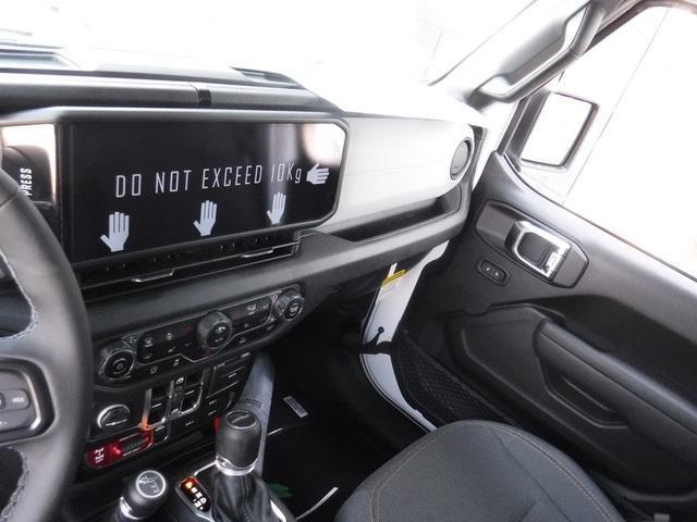 new 2025 Jeep Gladiator car, priced at $45,451