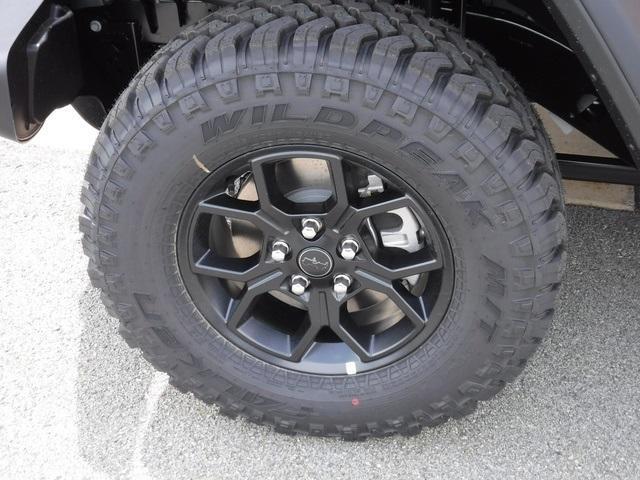 new 2025 Jeep Wrangler car, priced at $44,398