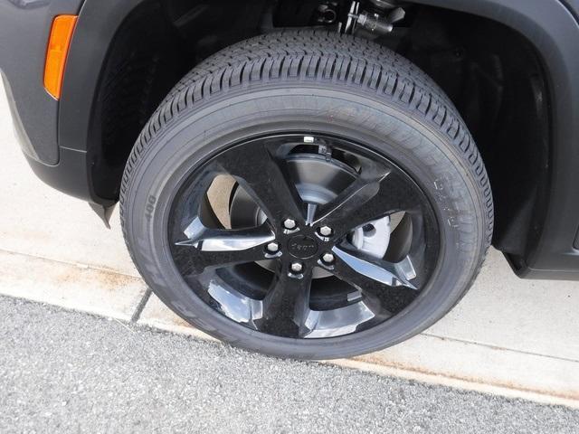 new 2025 Jeep Grand Cherokee car, priced at $48,375