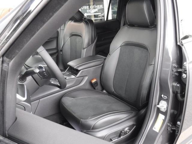 new 2025 Jeep Grand Cherokee car, priced at $48,375