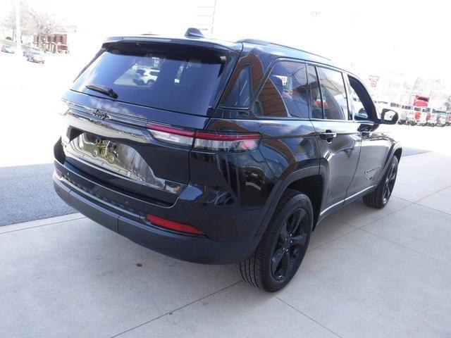 used 2022 Jeep Grand Cherokee car, priced at $32,500