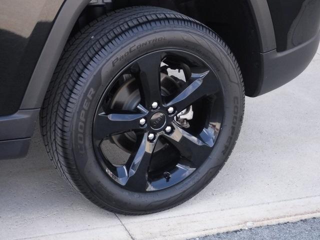 used 2022 Jeep Grand Cherokee car, priced at $32,500
