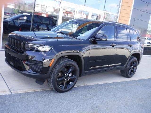 used 2022 Jeep Grand Cherokee car, priced at $32,500