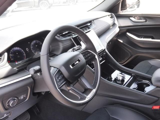 new 2025 Jeep Grand Cherokee car, priced at $45,620