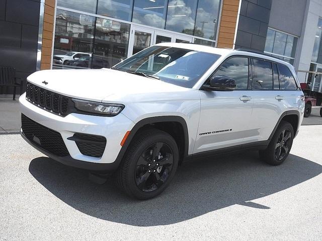 new 2025 Jeep Grand Cherokee car, priced at $45,620