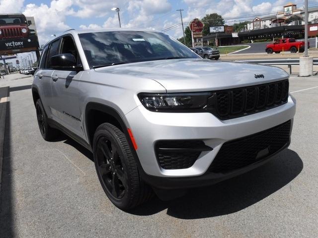 new 2025 Jeep Grand Cherokee car, priced at $45,620