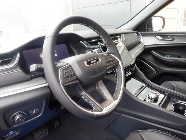 new 2025 Jeep Grand Cherokee car, priced at $50,166