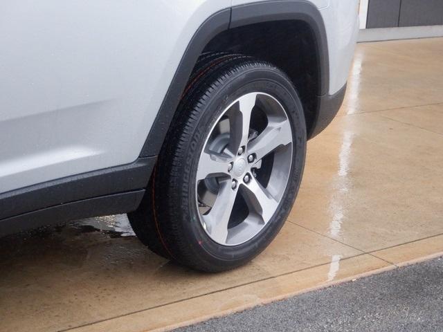 new 2025 Jeep Grand Cherokee car, priced at $50,166
