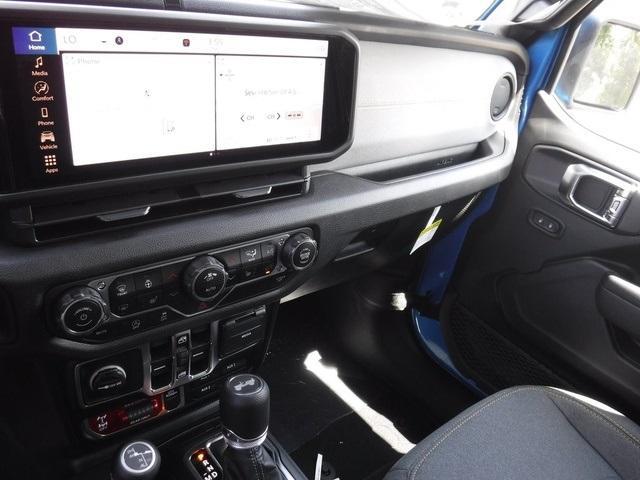 new 2025 Jeep Wrangler car, priced at $50,085