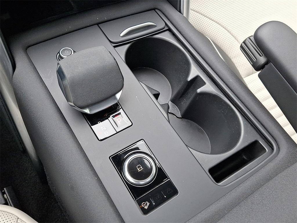 used 2024 Land Rover Discovery car, priced at $59,950