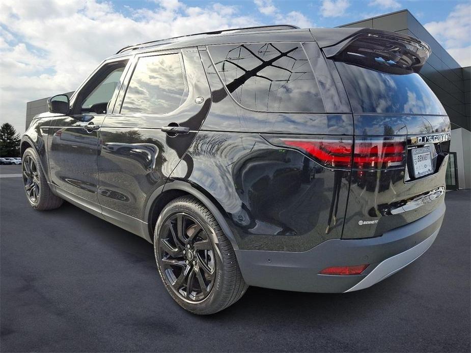 new 2025 Land Rover Discovery car, priced at $67,125