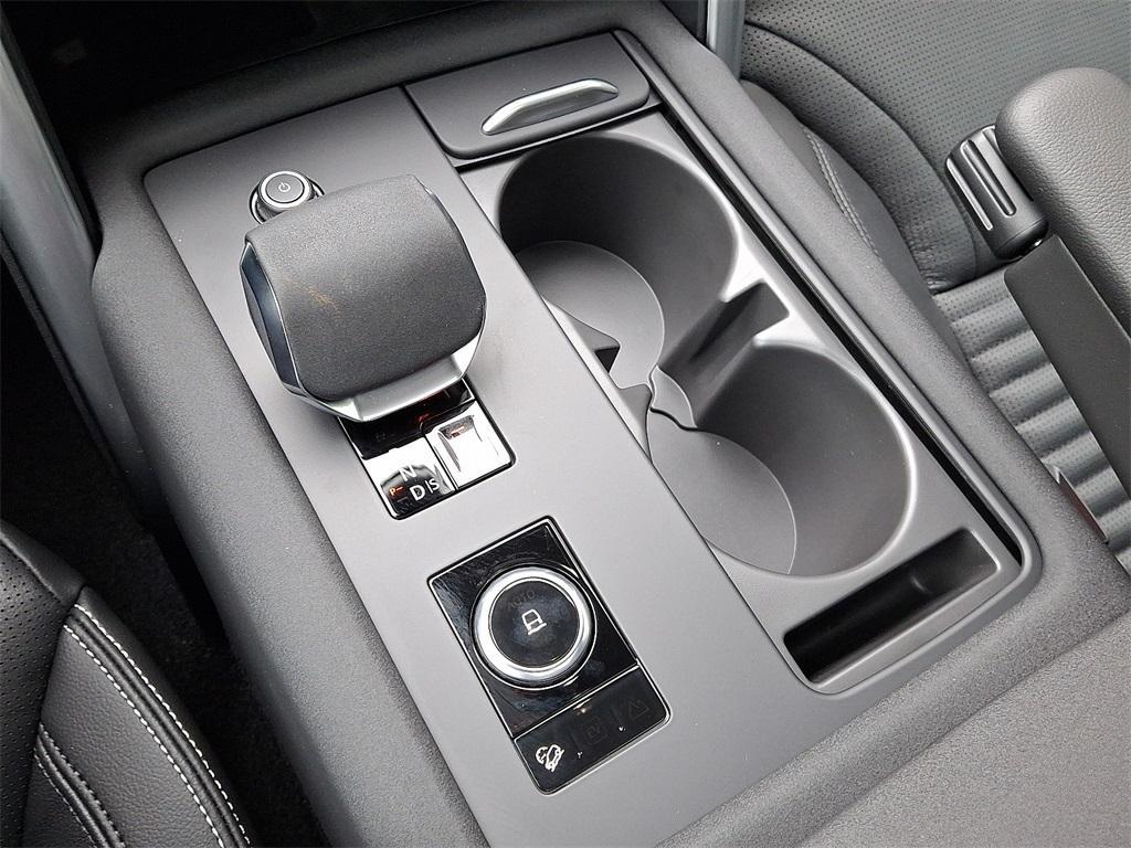 new 2025 Land Rover Discovery car, priced at $66,228