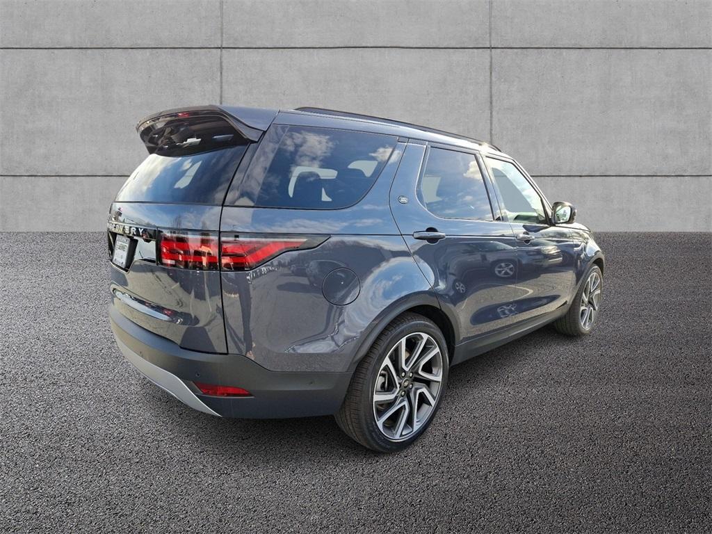 new 2025 Land Rover Discovery car, priced at $67,725