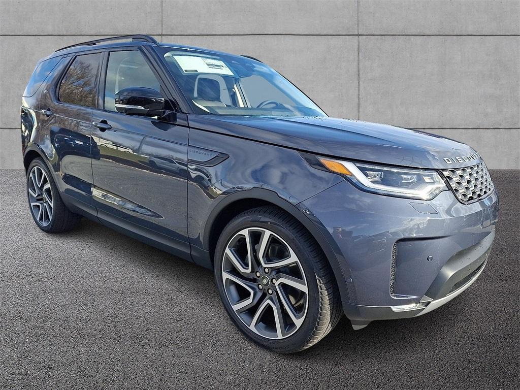 new 2025 Land Rover Discovery car, priced at $67,725