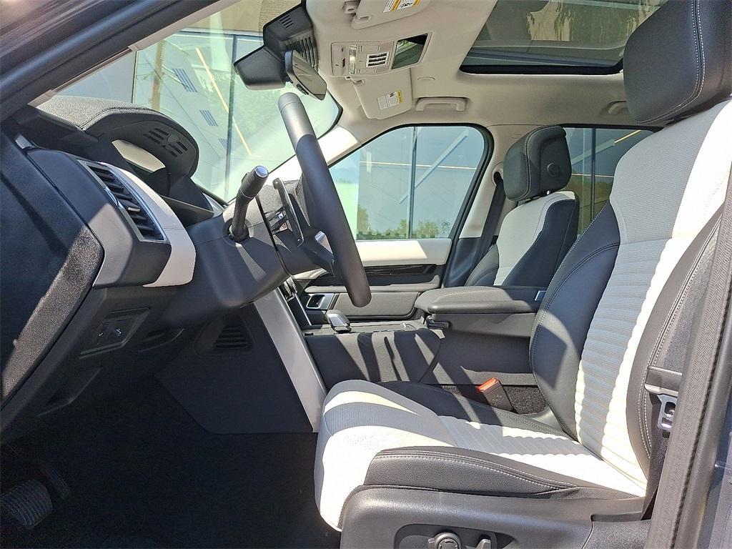 used 2025 Land Rover Discovery car, priced at $57,400