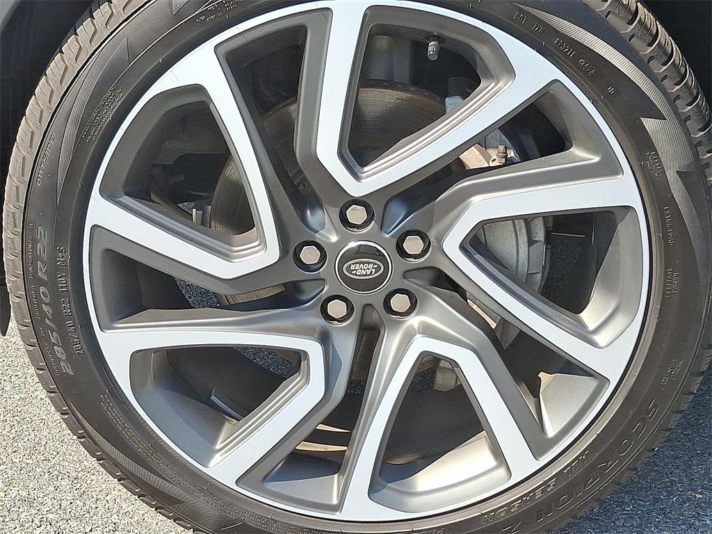 used 2025 Land Rover Discovery car, priced at $57,400