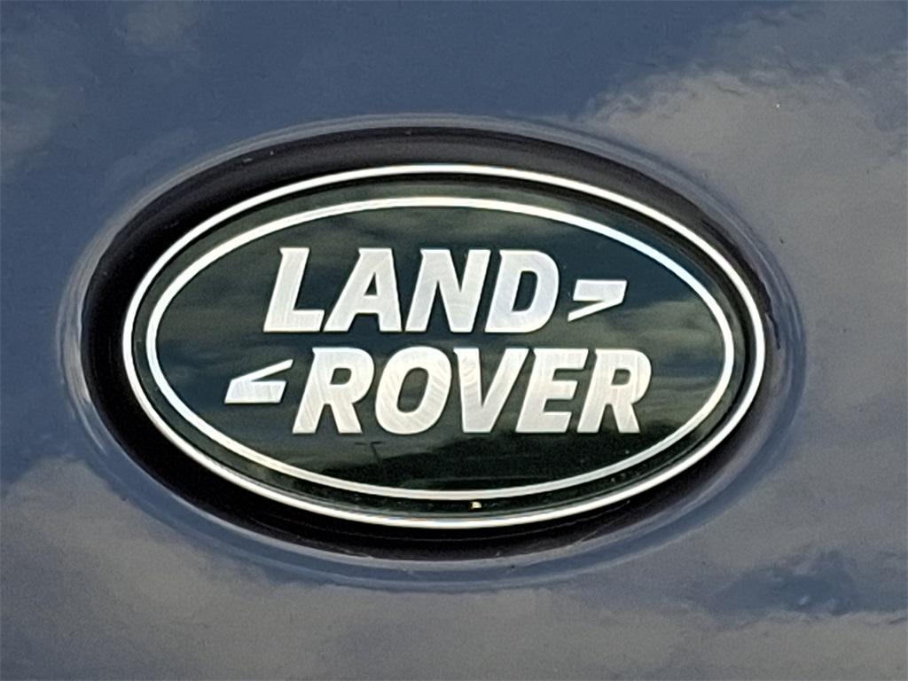 new 2025 Land Rover Discovery car, priced at $67,725