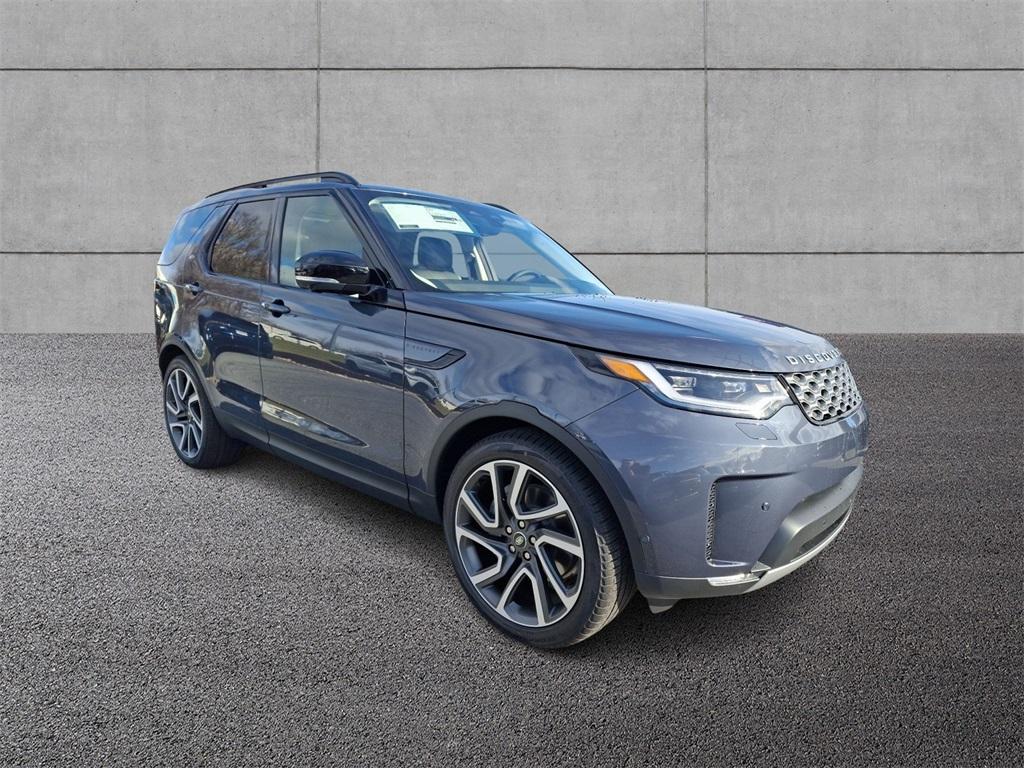 new 2025 Land Rover Discovery car, priced at $67,725