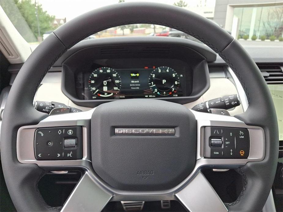 new 2025 Land Rover Discovery car, priced at $76,728