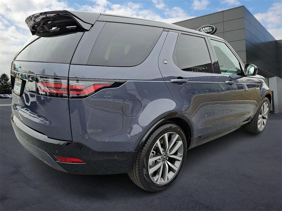 new 2025 Land Rover Discovery car, priced at $76,728