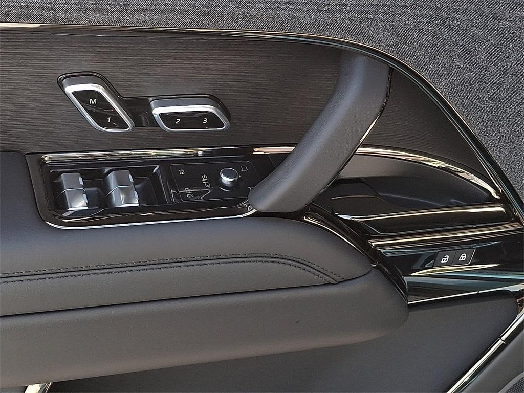 new 2025 Land Rover Range Rover Sport car, priced at $102,365