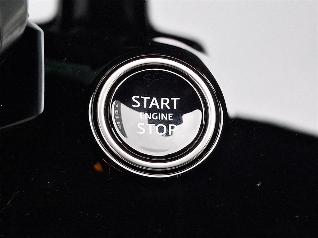 new 2025 Land Rover Range Rover Sport car, priced at $124,470