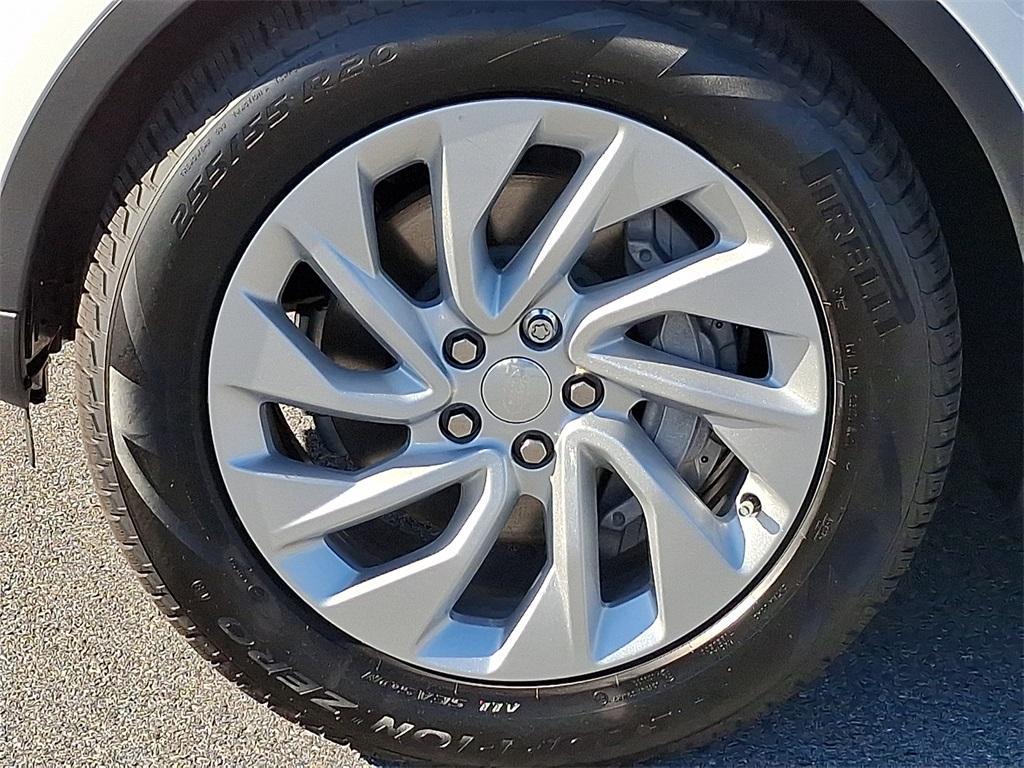 new 2025 Land Rover Discovery car