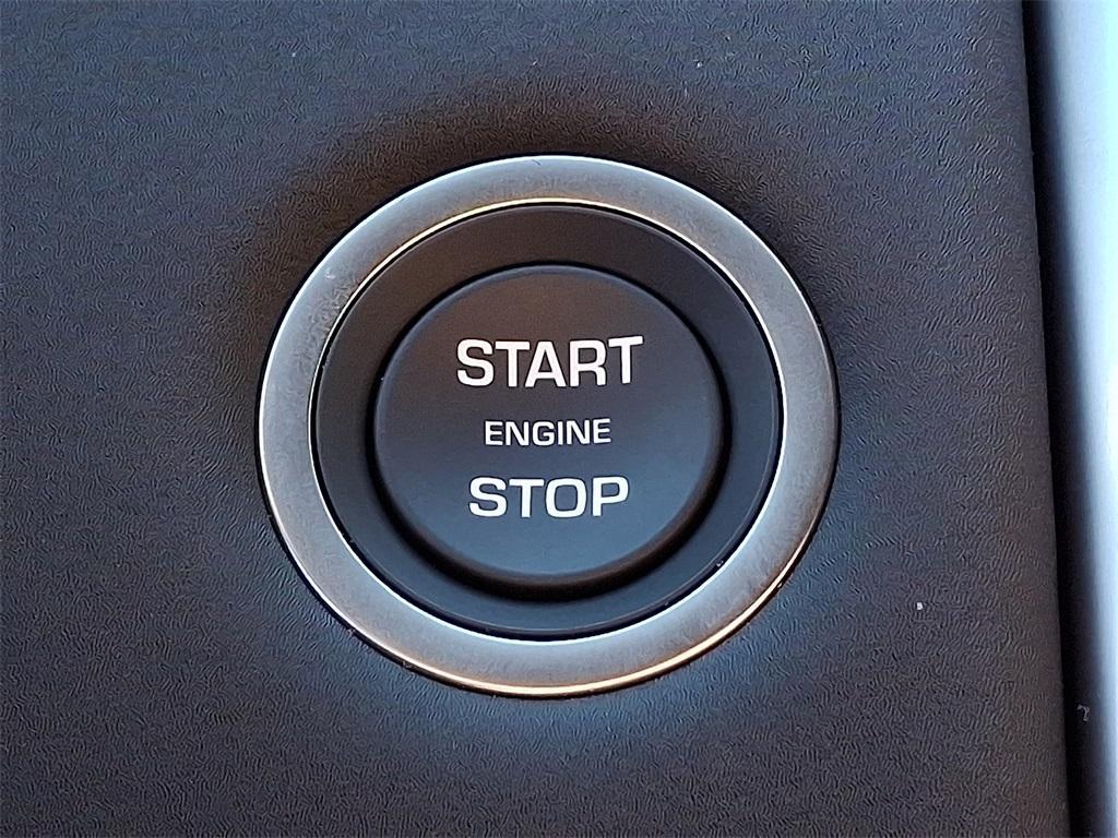 new 2025 Land Rover Discovery car