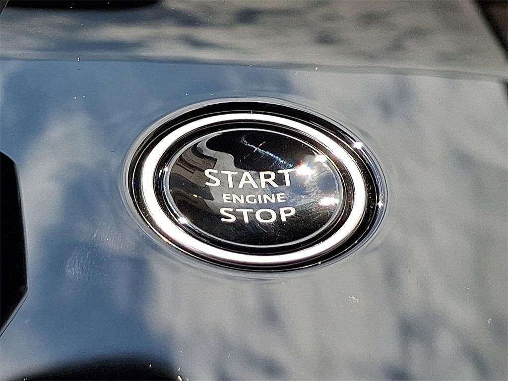 new 2025 Land Rover Range Rover Sport car, priced at $91,715
