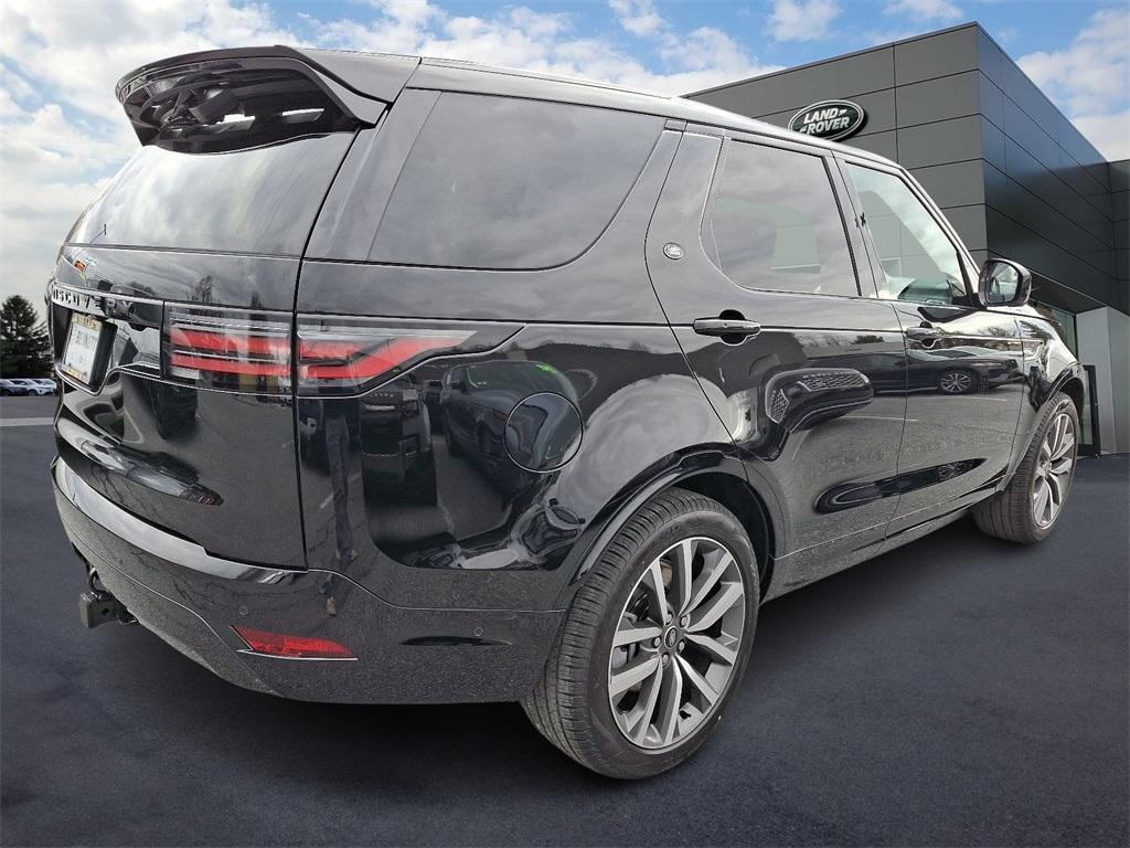 new 2025 Land Rover Discovery car, priced at $72,728