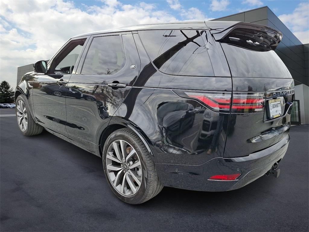 new 2025 Land Rover Discovery car, priced at $72,728