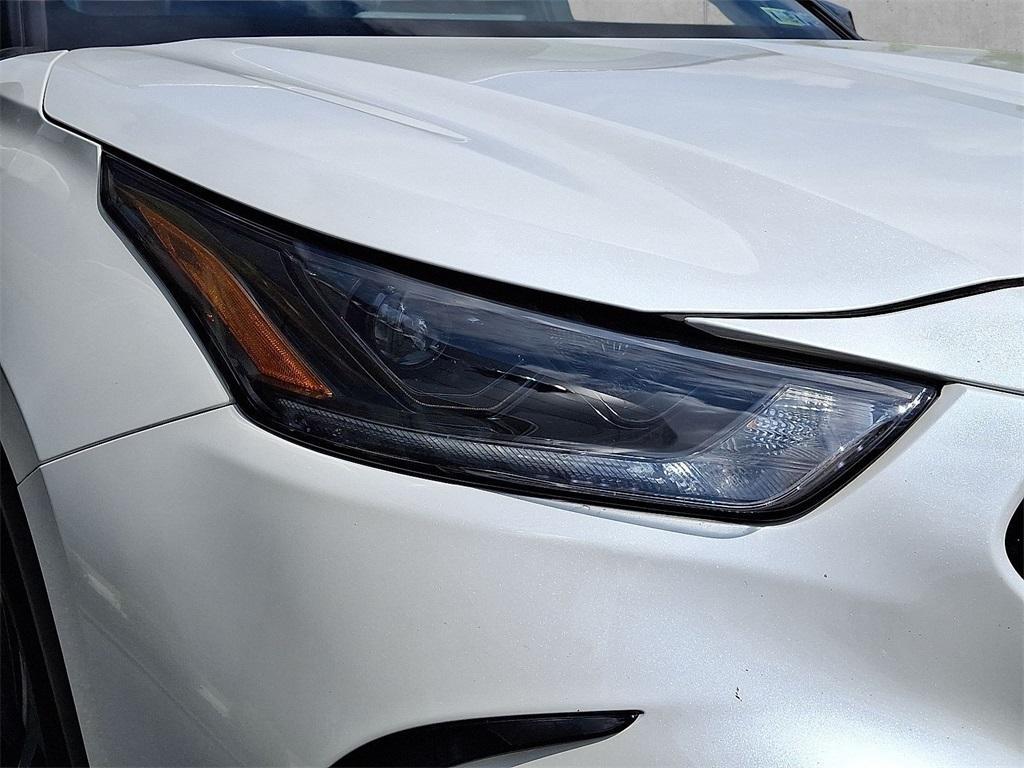 used 2023 Toyota Highlander car, priced at $37,950