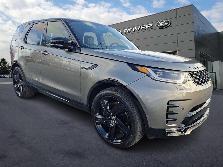 new 2025 Land Rover Discovery car, priced at $80,943