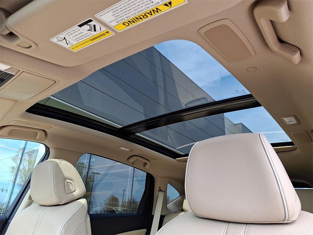 used 2024 Acura RDX car, priced at $45,450