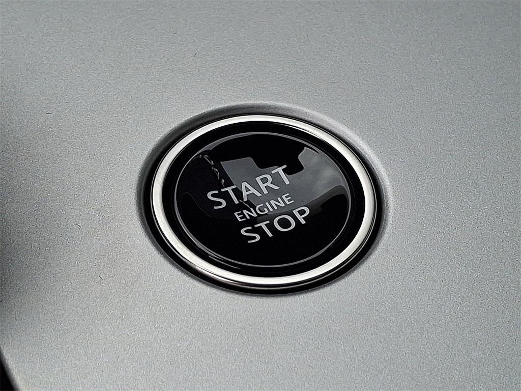 new 2025 Land Rover Range Rover car, priced at $115,655