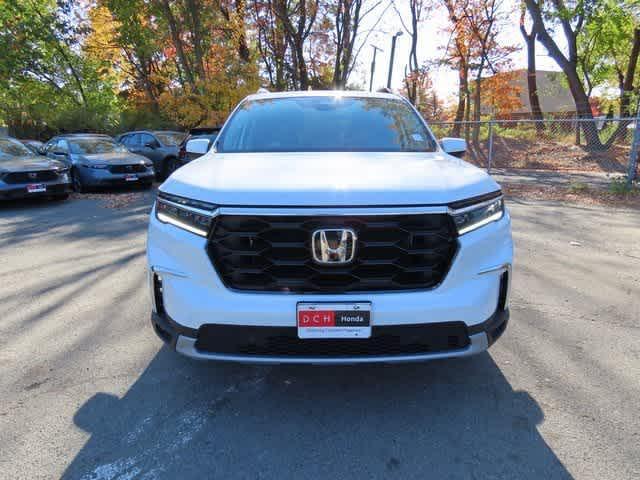 new 2025 Honda Pilot car, priced at $53,225