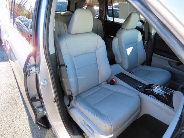 used 2022 Honda Pilot car, priced at $32,599