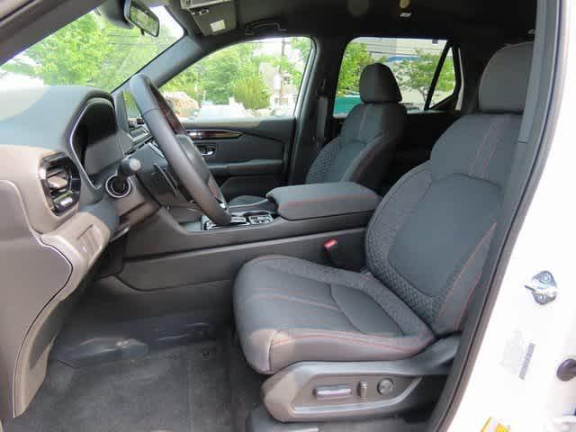 new 2025 Honda Pilot car, priced at $44,205