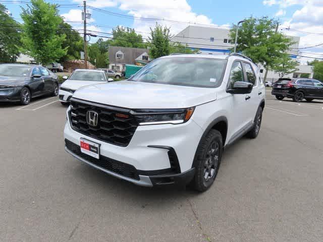 new 2025 Honda Pilot car, priced at $50,950